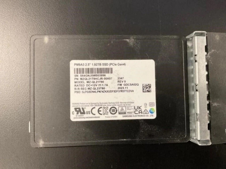 ASUS RS700-E10-RS12U server equipment detail